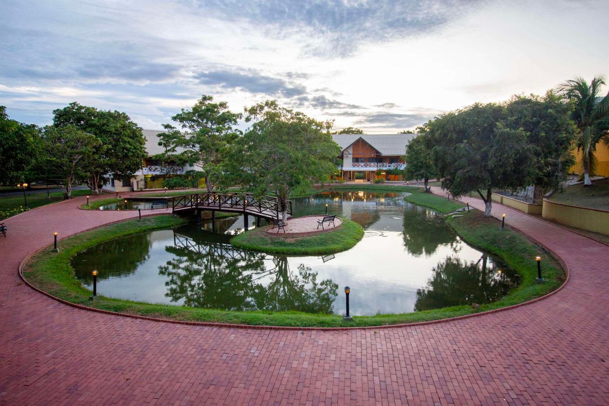 Hotel Faranda Guayacanes, A Member Of Radisson Individuals Chitré Exteriör bild